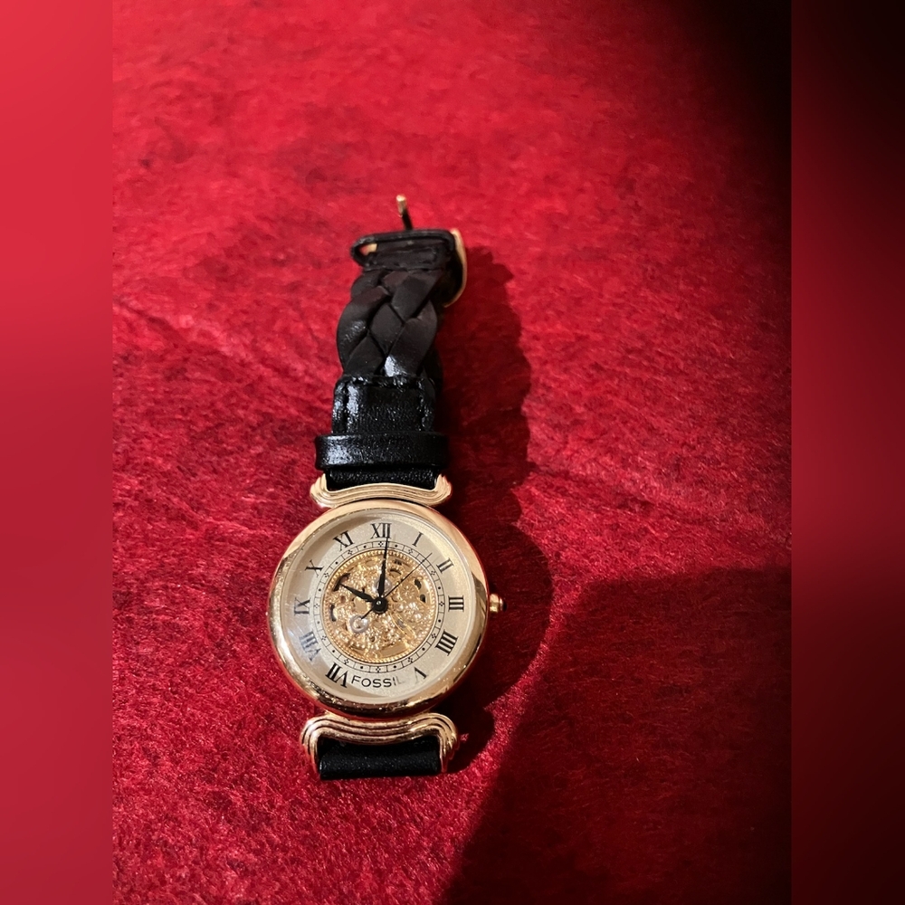 Vintage Fossil Wrist Watch GoldSilver Tone Analog Genuine Leather Band Watch